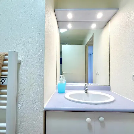 Les Deux Terrasses, 6 Pers Piscine A Calvisson